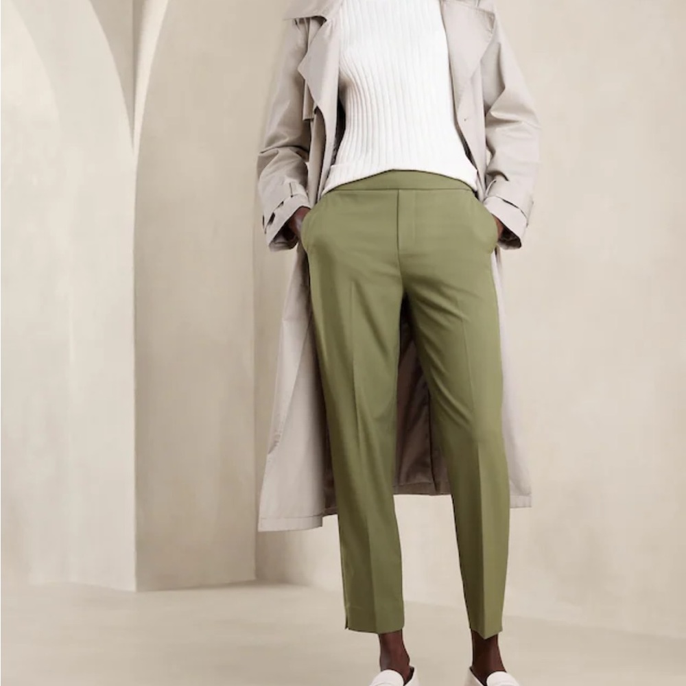 Banana republic HAYDEN TAPERED PANT. Desert thyme color. Size 0. TALL